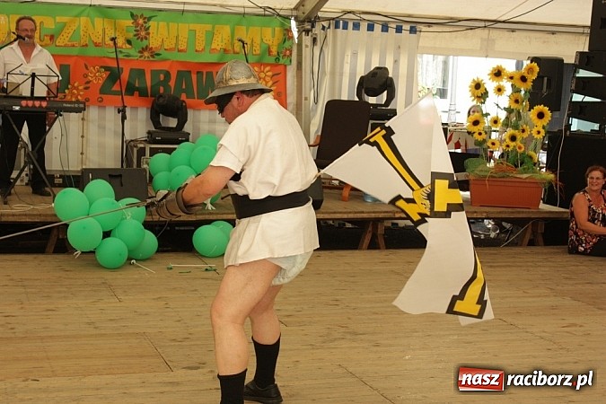 Zdjęcie w galerii na portalu naszraciborz.pl: Upalna niedziela w Krzanowicach - piknik familijny na dni miasta wiadomości z regionu