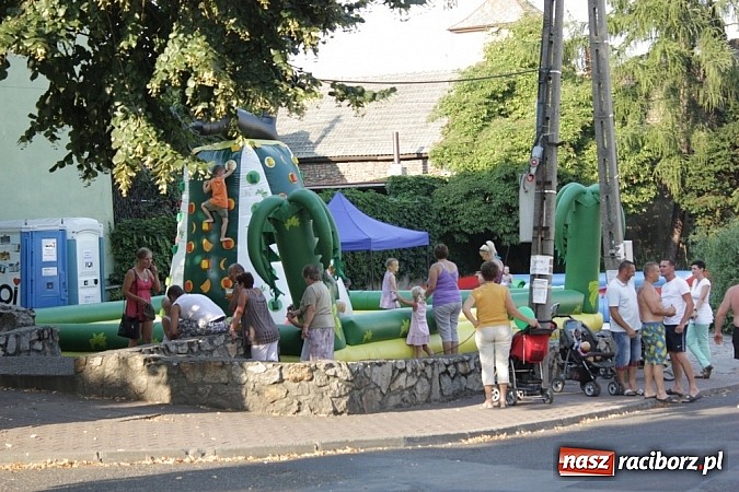 Zdjęcie w galerii na portalu naszraciborz.pl: Upalna niedziela w Krzanowicach - piknik familijny na dni miasta wiadomości z regionu