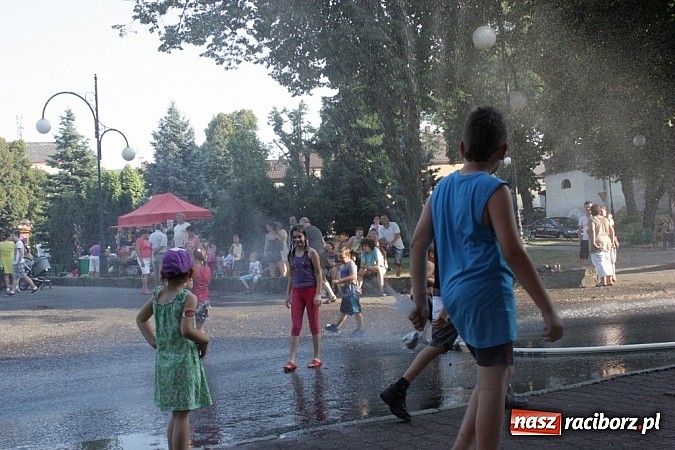 Zdjęcie w galerii na portalu naszraciborz.pl: Upalna niedziela w Krzanowicach - piknik familijny na dni miasta wiadomości z regionu