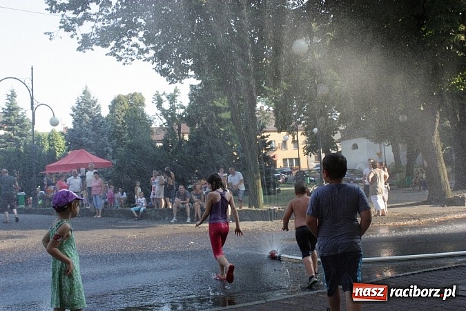 Zdjęcie w galerii na portalu naszraciborz.pl: Upalna niedziela w Krzanowicach - piknik familijny na dni miasta wiadomości z regionu