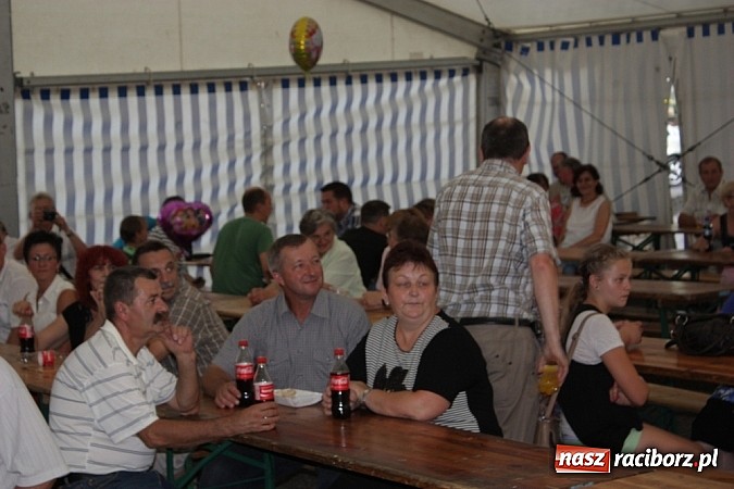 Zdjęcie w galerii na portalu naszraciborz.pl: Upalna niedziela w Krzanowicach - piknik familijny na dni miasta wiadomości z regionu