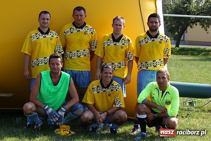 Zdjęcie w galerii na portalu naszraciborz.pl: Rozegrali mecz ku pamięci zmarłego kolegi wiadomości z regionu