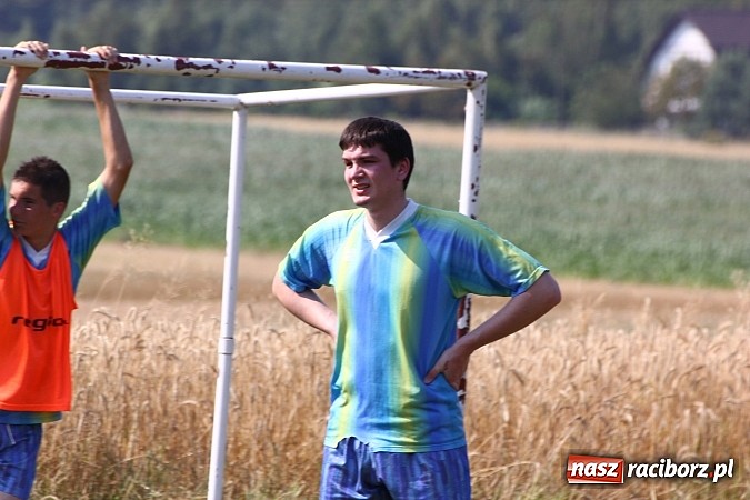 Zdjęcie w galerii na portalu naszraciborz.pl: Rozegrali mecz ku pamięci zmarłego kolegi wiadomości z regionu