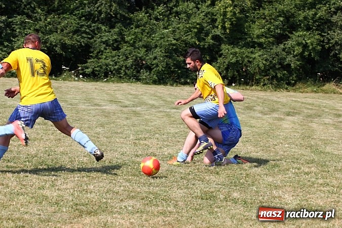 Zdjęcie w galerii na portalu naszraciborz.pl: Rozegrali mecz ku pamięci zmarłego kolegi wiadomości z regionu