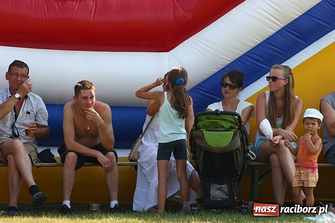 Zdjęcie w galerii na portalu naszraciborz.pl: Rozegrali mecz ku pamięci zmarłego kolegi wiadomości z regionu