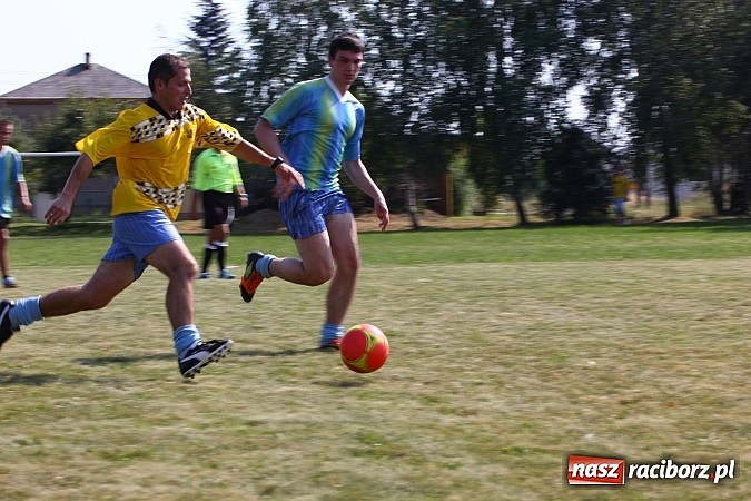 Zdjęcie w galerii na portalu naszraciborz.pl: Rozegrali mecz ku pamięci zmarłego kolegi wiadomości z regionu