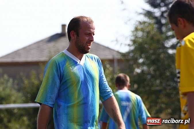Zdjęcie w galerii na portalu naszraciborz.pl: Rozegrali mecz ku pamięci zmarłego kolegi wiadomości z regionu