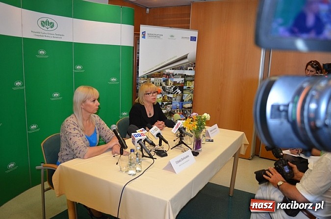 Zdjęcie w galerii na portalu naszraciborz.pl: Minister Elżbieta Bieńkowska w Funduszu wiadomości z regionu
