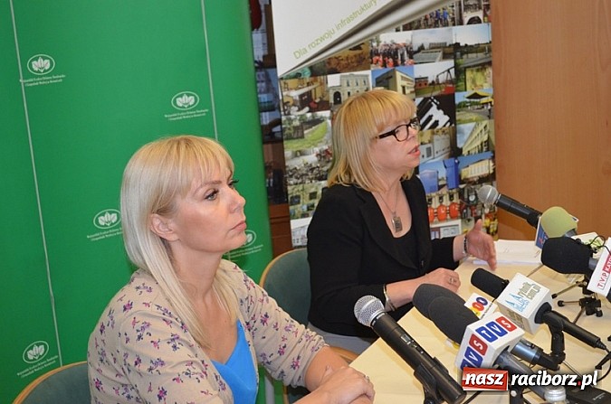 Zdjęcie w galerii na portalu naszraciborz.pl: Minister Elżbieta Bieńkowska w Funduszu wiadomości z regionu