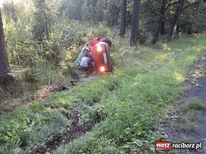 Zdjęcie w galerii na portalu naszraciborz.pl: Tragiczny wypadek przy źródełku Hugon na trasie Racibórz-Gliwice. Dwie kobiety nie żyją! wiadomości z regionu