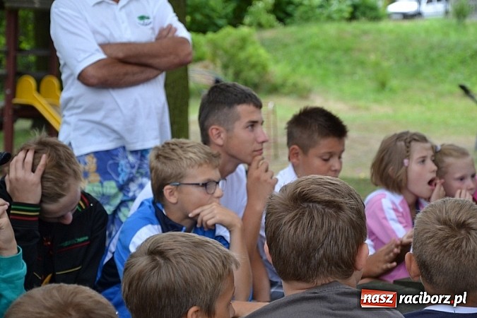 Zdjęcie w galerii na portalu naszraciborz.pl: Puchar i medale osobiście z rąk burmistrza! wiadomości z regionu