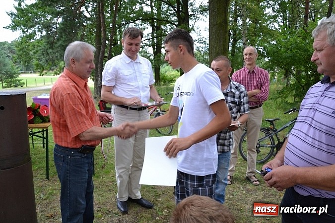 Zdjęcie w galerii na portalu naszraciborz.pl: Puchar i medale osobiście z rąk burmistrza! wiadomości z regionu
