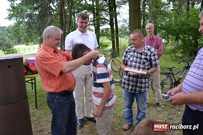 Zdjęcie w galerii na portalu naszraciborz.pl: Puchar i medale osobiście z rąk burmistrza! wiadomości z regionu