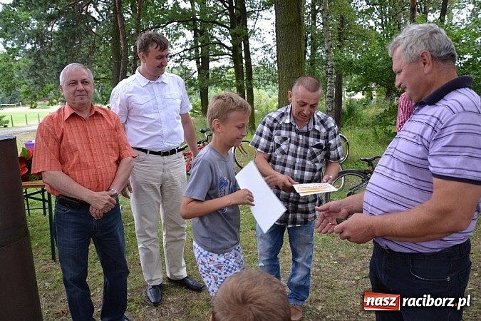 Zdjęcie w galerii na portalu naszraciborz.pl: Puchar i medale osobiście z rąk burmistrza! wiadomości z regionu