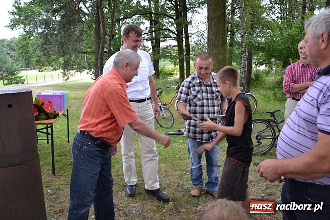 Zdjęcie w galerii na portalu naszraciborz.pl: Puchar i medale osobiście z rąk burmistrza! wiadomości z regionu