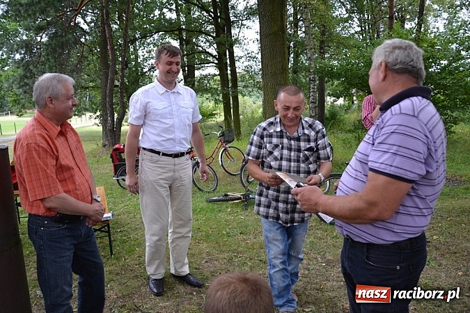 Zdjęcie w galerii na portalu naszraciborz.pl: Puchar i medale osobiście z rąk burmistrza! wiadomości z regionu
