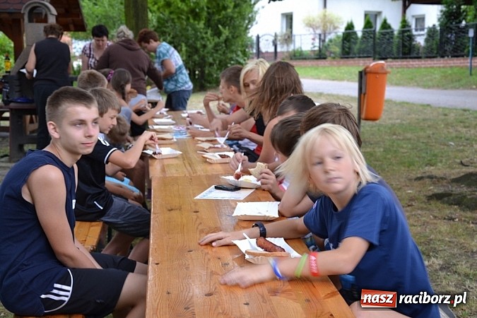 Zdjęcie w galerii na portalu naszraciborz.pl: Puchar i medale osobiście z rąk burmistrza! wiadomości z regionu