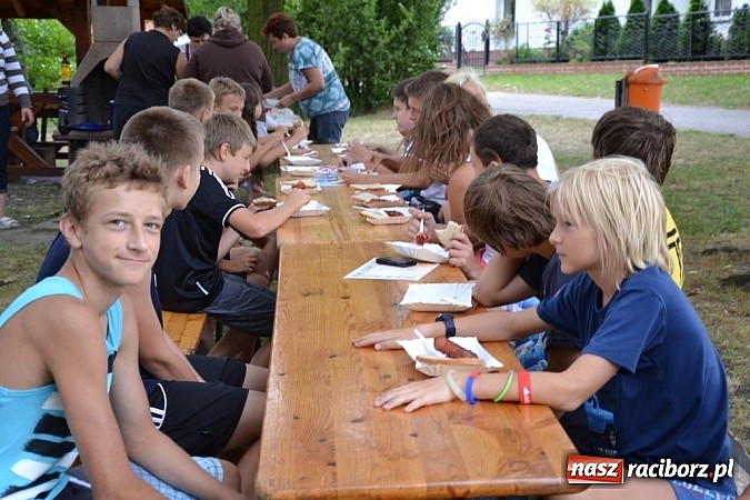 Zdjęcie w galerii na portalu naszraciborz.pl: Puchar i medale osobiście z rąk burmistrza! wiadomości z regionu