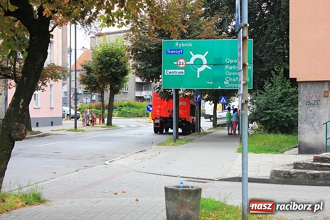Zdjęcie w galerii na portalu naszraciborz.pl: Kolejny pożar śmietnika w naszym mieście wiadomości z regionu