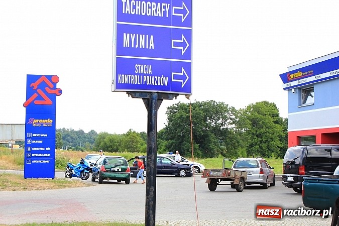 Zdjęcie w galerii na portalu naszraciborz.pl: Poważna kolizja na Rybnickiej. Zderzyły się trzy samochody i motocykl wiadomości z regionu