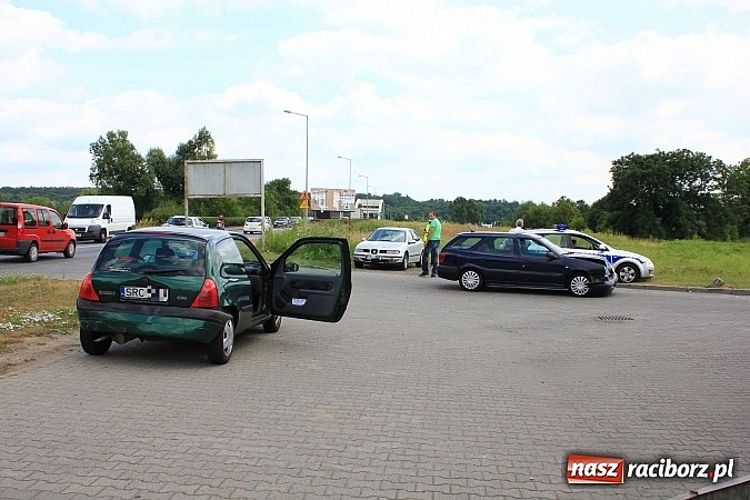 Zdjęcie w galerii na portalu naszraciborz.pl: Poważna kolizja na Rybnickiej. Zderzyły się trzy samochody i motocykl wiadomości z regionu