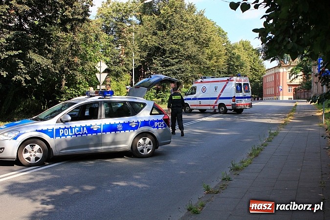 Zdjęcie w galerii na portalu naszraciborz.pl: Wypadek na Piaskowej w Raciborzu. 27-letni motocyklista trafił do szpitala wiadomości z regionu