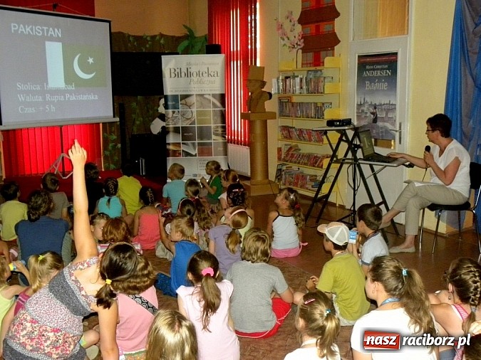 Zdjęcie w galerii na portalu naszraciborz.pl: Na indyjskiej ulicy... wiadomości z regionu