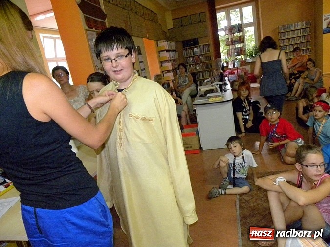 Zdjęcie w galerii na portalu naszraciborz.pl: Na indyjskiej ulicy... wiadomości z regionu