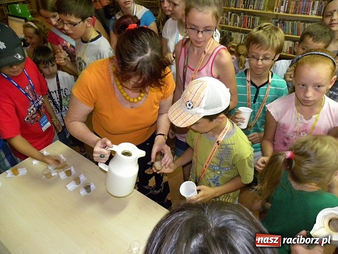 Zdjęcie w galerii na portalu naszraciborz.pl: Na indyjskiej ulicy... wiadomości z regionu