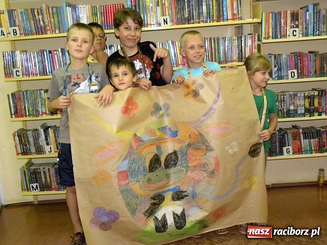 Zdjęcie w galerii na portalu naszraciborz.pl: Na indyjskiej ulicy... wiadomości z regionu