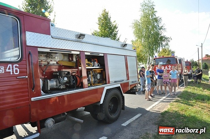Zdjęcie w galerii na portalu naszraciborz.pl: Na Rakowcu spłonął dach domu wiadomości z regionu