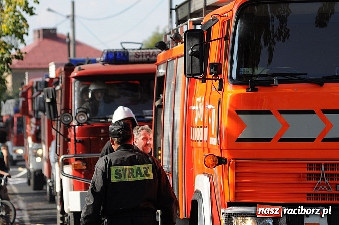 Zdjęcie w galerii na portalu naszraciborz.pl: Na Rakowcu spłonął dach domu wiadomości z regionu