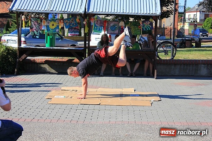 Zdjęcie w galerii na portalu naszraciborz.pl: Akcja LATO: Happening artystyczny w Nędzy wiadomości z regionu