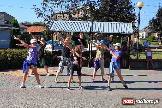 Zdjęcie w galerii na portalu naszraciborz.pl: Akcja LATO: Happening artystyczny w Nędzy wiadomości z regionu