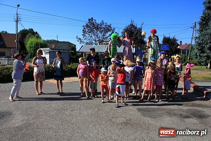 Zdjęcie w galerii na portalu naszraciborz.pl: Akcja LATO: Happening artystyczny w Nędzy wiadomości z regionu