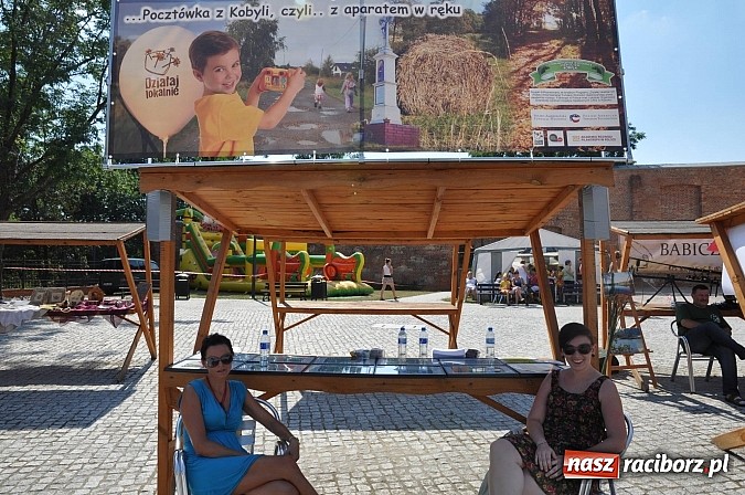 Zdjęcie w galerii na portalu naszraciborz.pl: Zamkowe targi organizacji pozarządowych wiadomości z regionu