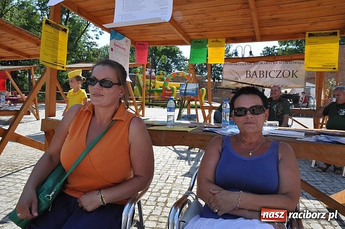 Zdjęcie w galerii na portalu naszraciborz.pl: Zamkowe targi organizacji pozarządowych wiadomości z regionu