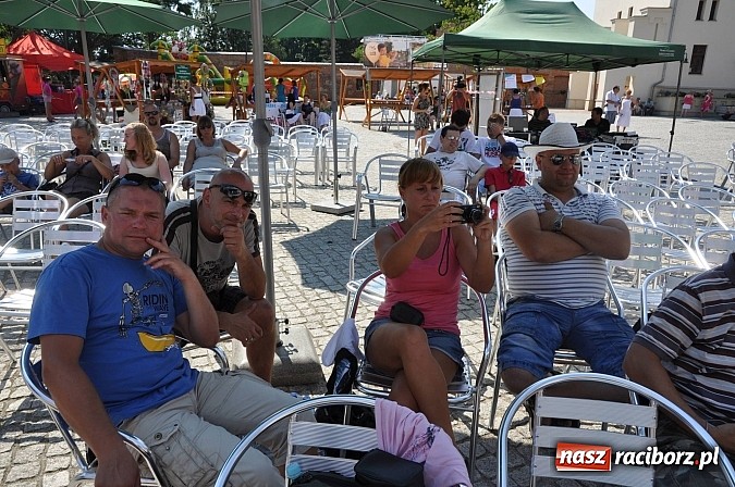 Zdjęcie w galerii na portalu naszraciborz.pl: Zamkowe targi organizacji pozarządowych wiadomości z regionu