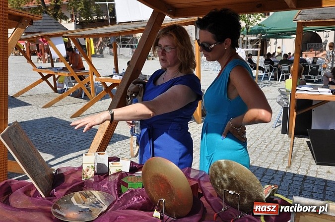 Zdjęcie w galerii na portalu naszraciborz.pl: Zamkowe targi organizacji pozarządowych wiadomości z regionu