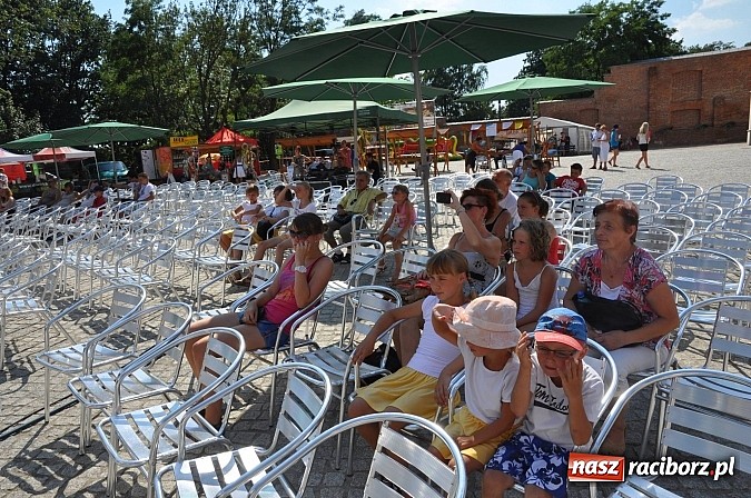Zdjęcie w galerii na portalu naszraciborz.pl: Zamkowe targi organizacji pozarządowych wiadomości z regionu