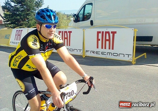 Zdjęcie w galerii na portalu naszraciborz.pl: Proboszcz z Rud pojechał w Tour de Pologne wiadomości z regionu