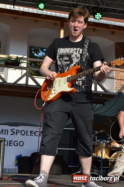 Zdjęcie w galerii na portalu naszraciborz.pl: Folkowa muzyczna podróż na zamku wiadomości z regionu