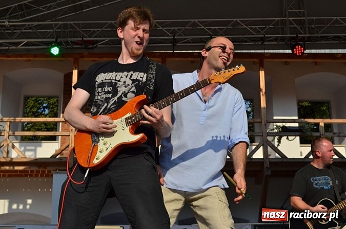 Zdjęcie w galerii na portalu naszraciborz.pl: Folkowa muzyczna podróż na zamku wiadomości z regionu