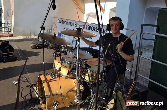 Zdjęcie w galerii na portalu naszraciborz.pl: Folkowa muzyczna podróż na zamku wiadomości z regionu