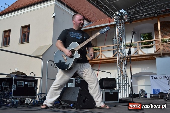 Zdjęcie w galerii na portalu naszraciborz.pl: Folkowa muzyczna podróż na zamku wiadomości z regionu