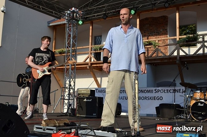 Zdjęcie w galerii na portalu naszraciborz.pl: Folkowa muzyczna podróż na zamku wiadomości z regionu