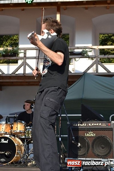 Zdjęcie w galerii na portalu naszraciborz.pl: Folkowa muzyczna podróż na zamku wiadomości z regionu