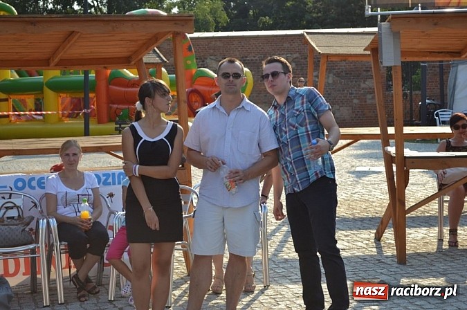 Zdjęcie w galerii na portalu naszraciborz.pl: Folkowa muzyczna podróż na zamku wiadomości z regionu