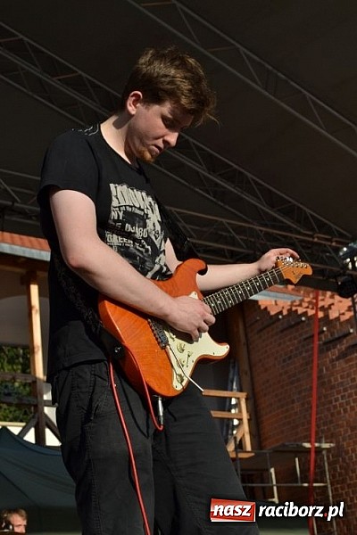 Zdjęcie w galerii na portalu naszraciborz.pl: Folkowa muzyczna podróż na zamku wiadomości z regionu