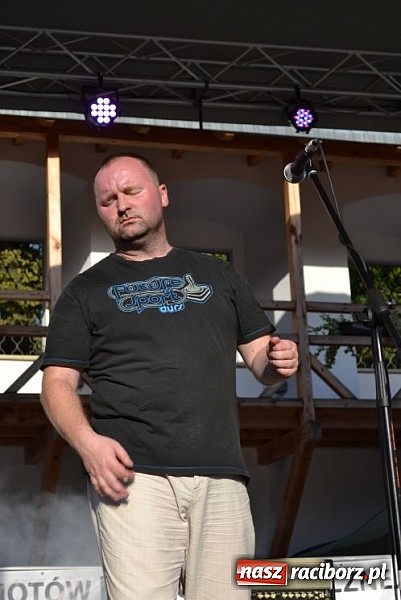 Zdjęcie w galerii na portalu naszraciborz.pl: Folkowa muzyczna podróż na zamku wiadomości z regionu